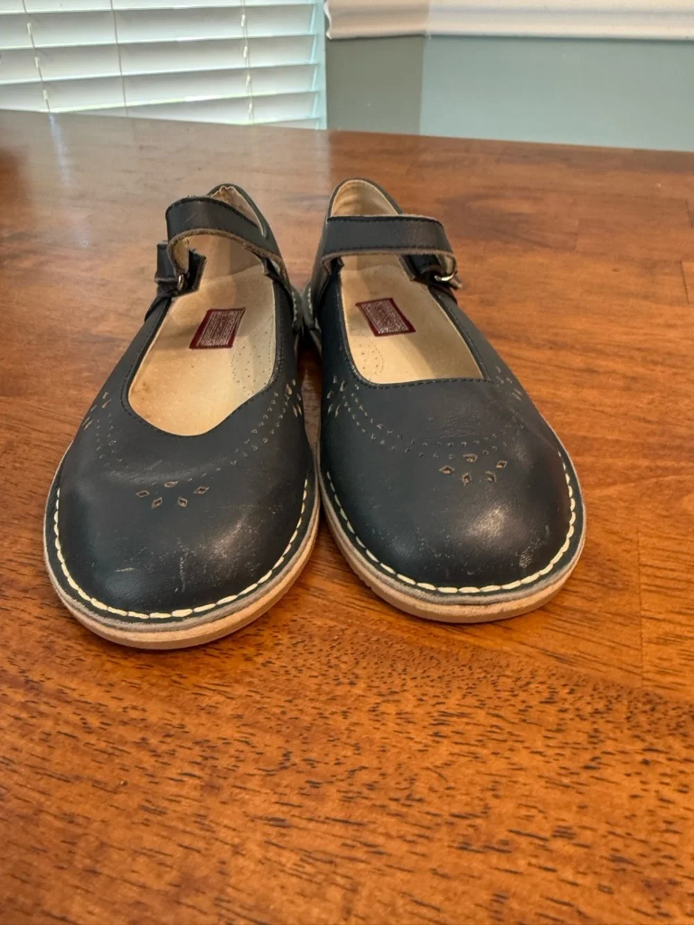 L'Amour Antonia Girls Mary Jane Shoes Navy Blue Leather Perforated School Size 1